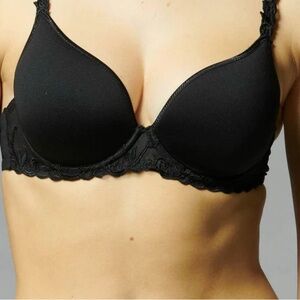 SIMONE PERELE Black Lace Trim Bra. Brand new.Sz is 32C US, 85 C FR.